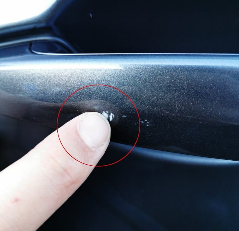 Sprawdź głębokość zarysowania paznokciem