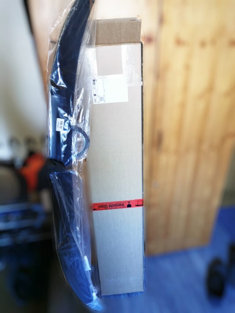 Delivery packaging of the front lip
