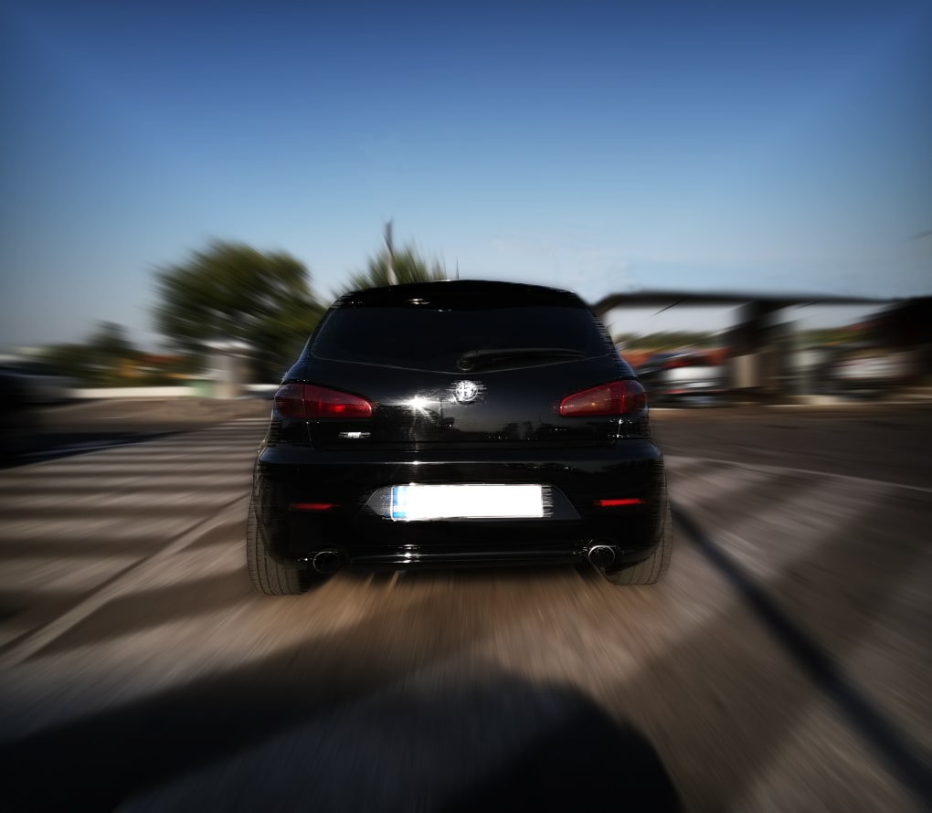 Distorsión de la pantalla del coche hacia un lado