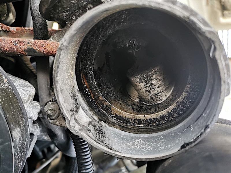 Abblidung der Rußbildung beim AGR-Ventil freifahren.