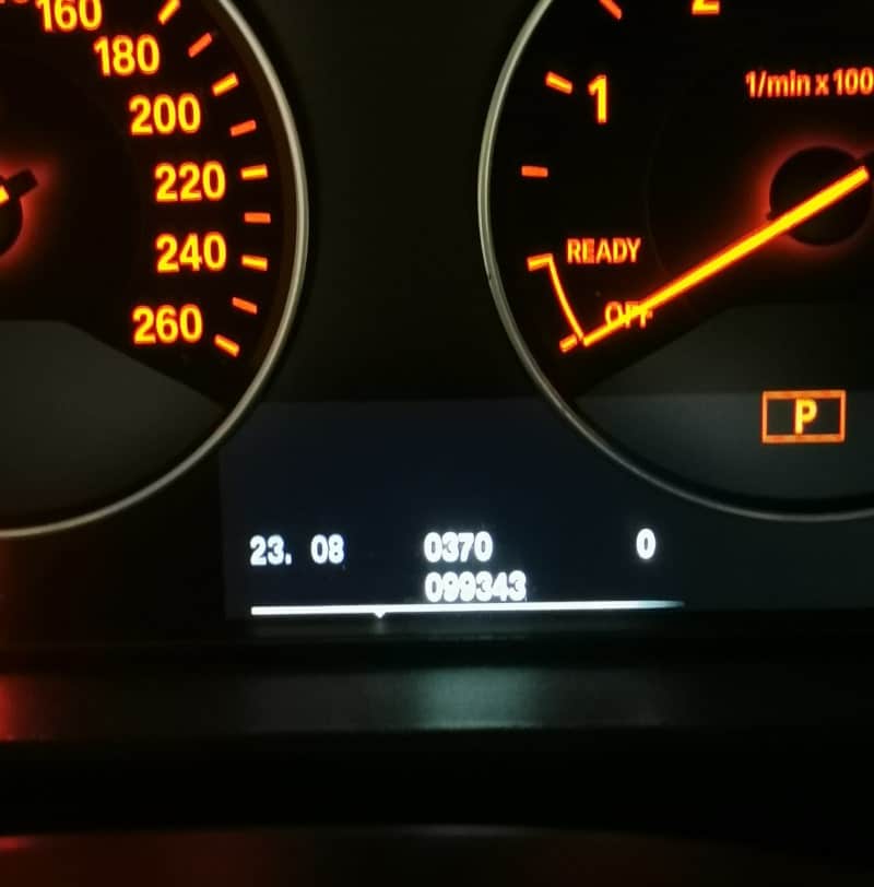 Odczyt pamięci błędów na wyświetlaczu komputera pokładowego BMW F30