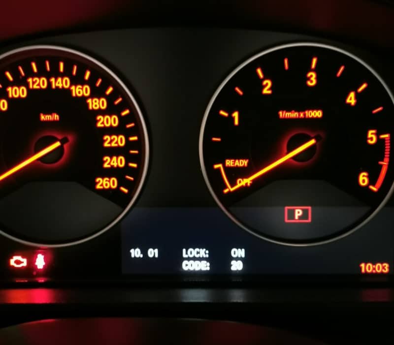 Wyświetlanie w komputerze pokładowym tajnego menu w BMW F30