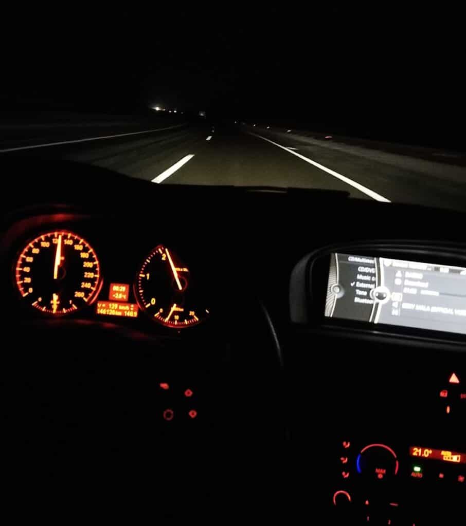 Długie podróże autostradą usuwają wodę z układu wydechowego