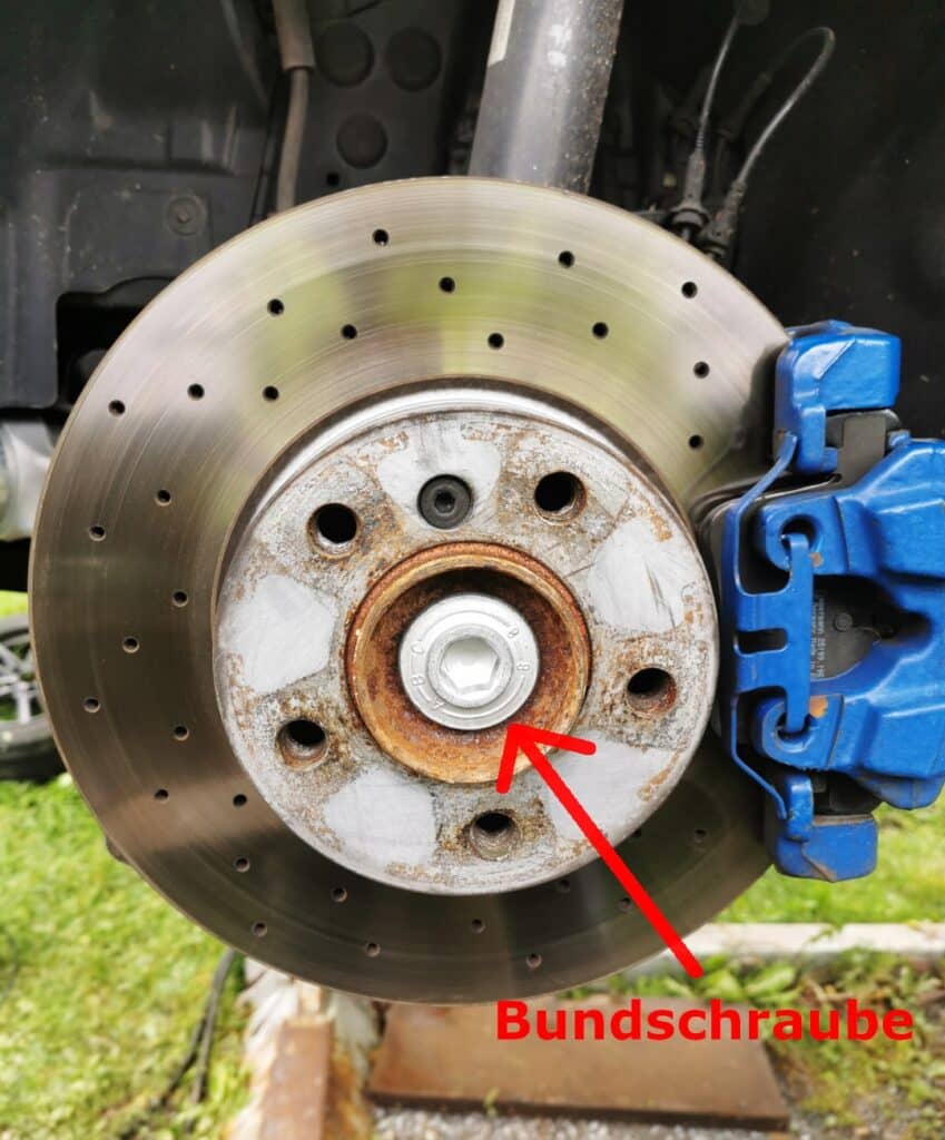 Atornille el tornillo de collarín al eje de transmisión