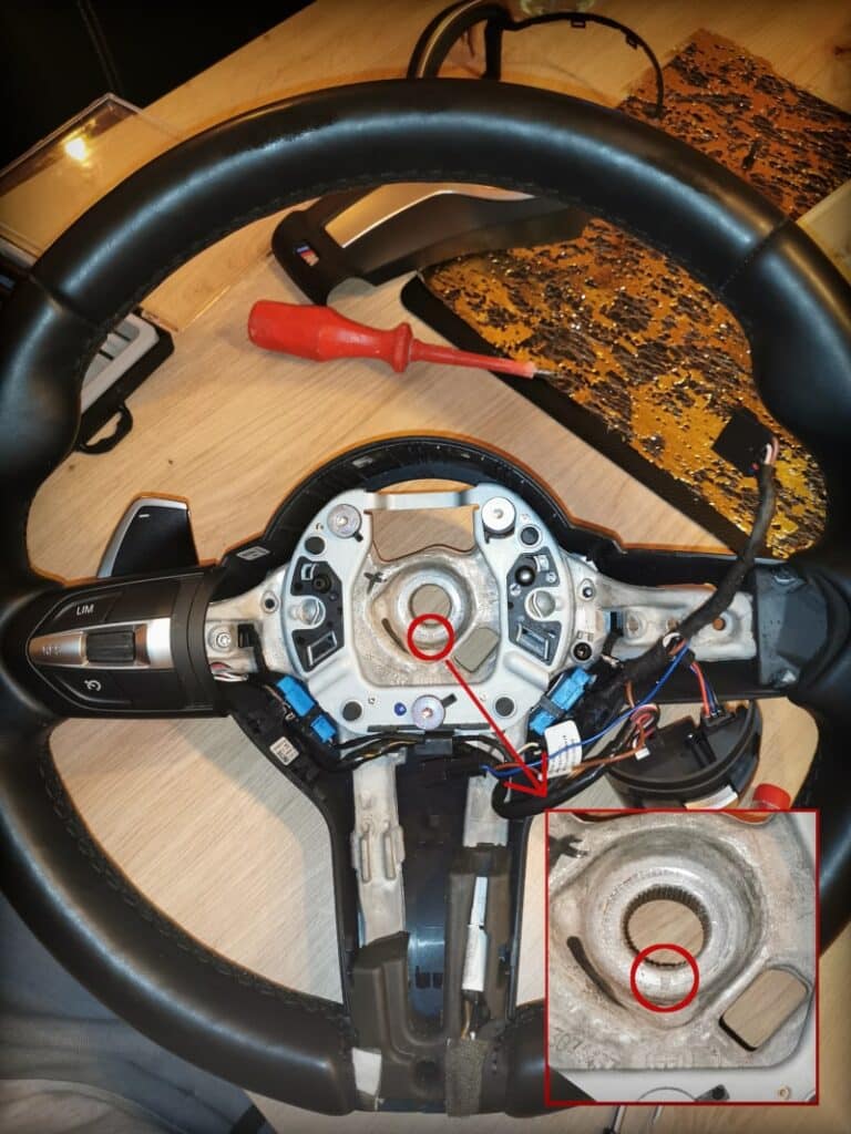 Steering wheel center position mark