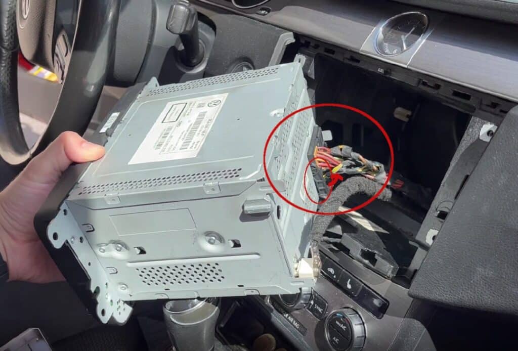 Removing the CAN-BUS connector