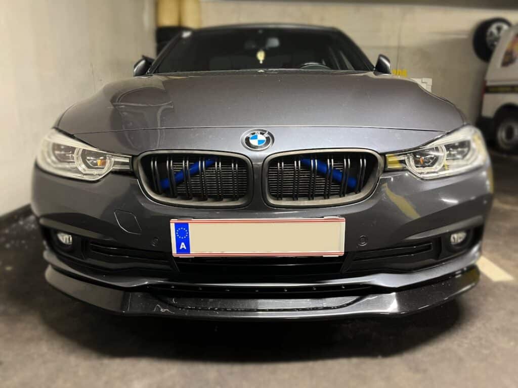 Top Accesorios BMW 3: Los riñones azules de la parrilla del radiador del BMW F30