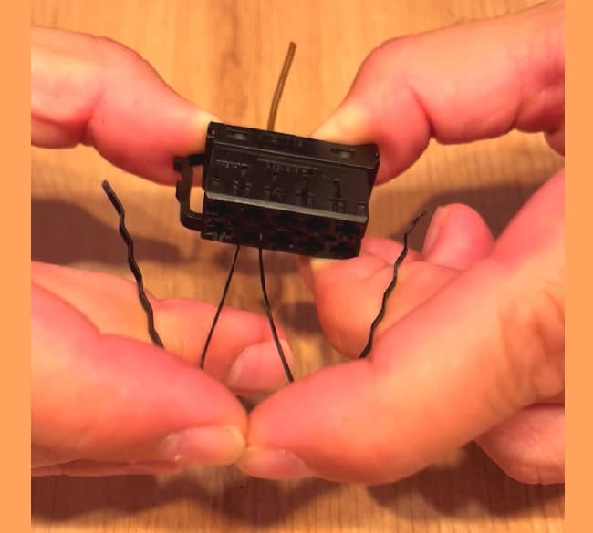 Stecker auspinnen - ISO Stecker mit Haarnadel auspinnen