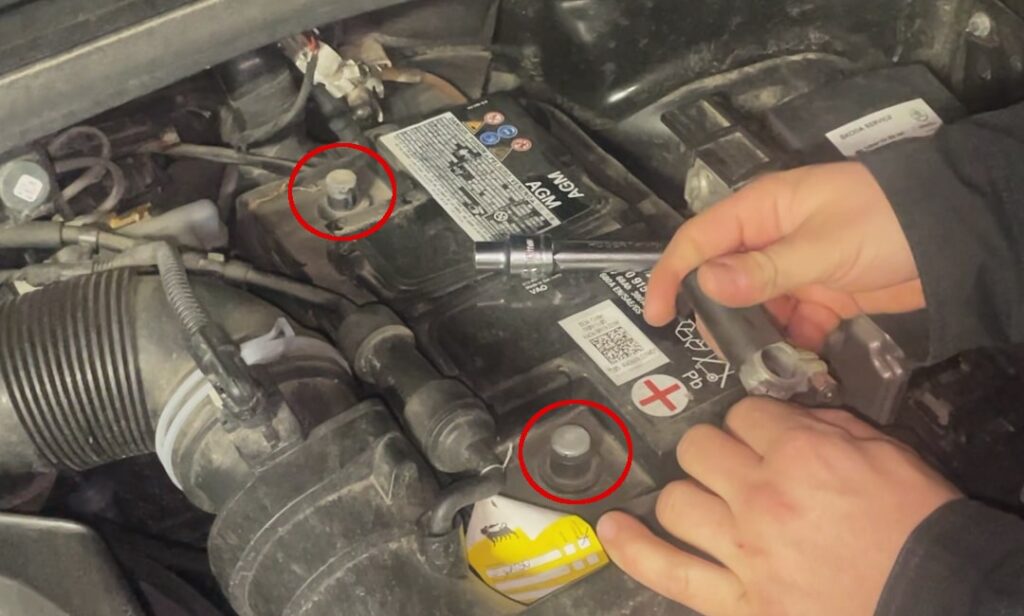 Terminales de la batería Desconectar la batería