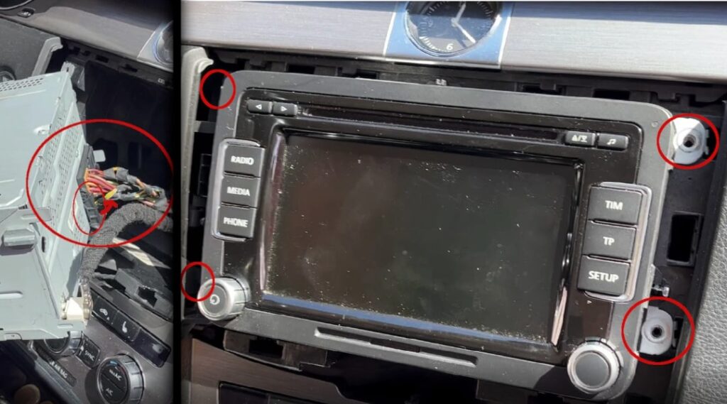 Demontaż VW RNS510 Wymontowanie starego radia (VW)