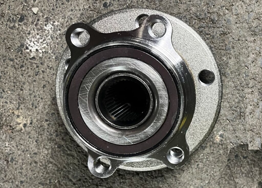 Nowe łożysko koła do przeróbki,