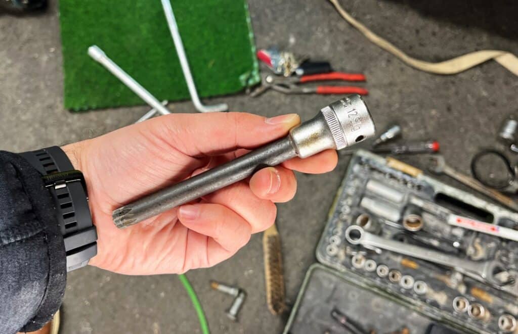 Prezentacja bitów XZN Wymiana łożyska koła samodzielnie za pomocą bitu XZN numer 12